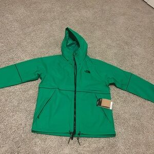 The North Face men’s rain jacket size M, NWT, DRYVENT